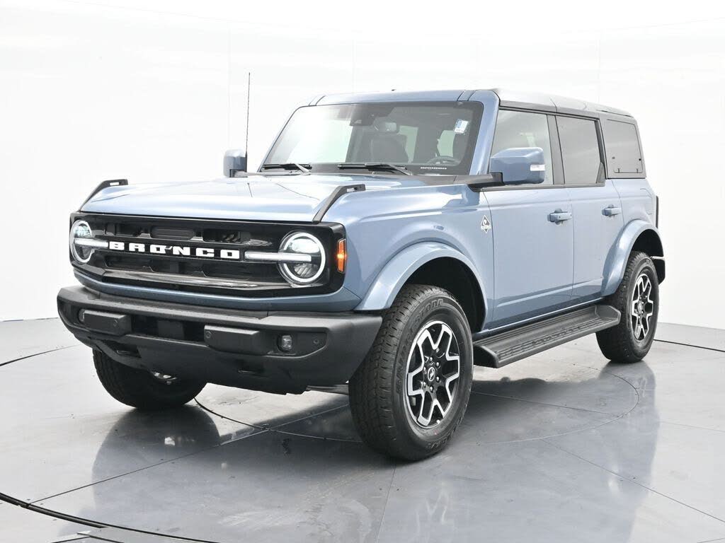 2025 Ford Bronco Outer Banks 4-Door 4WD