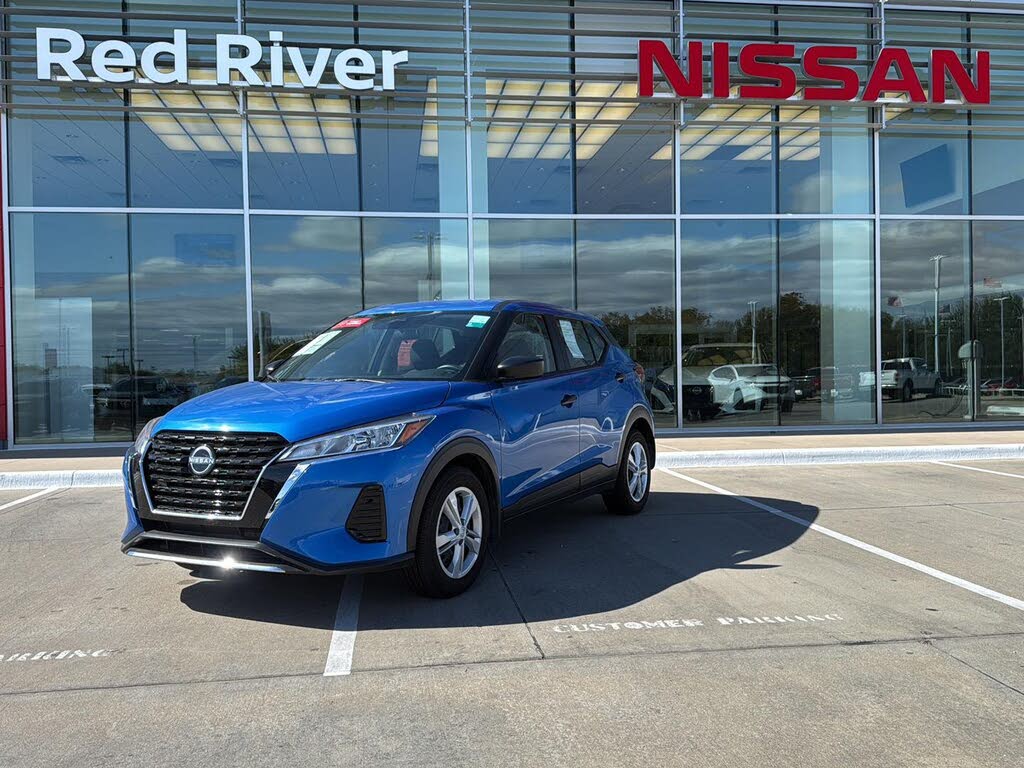 2025 Nissan Kicks Play S FWD