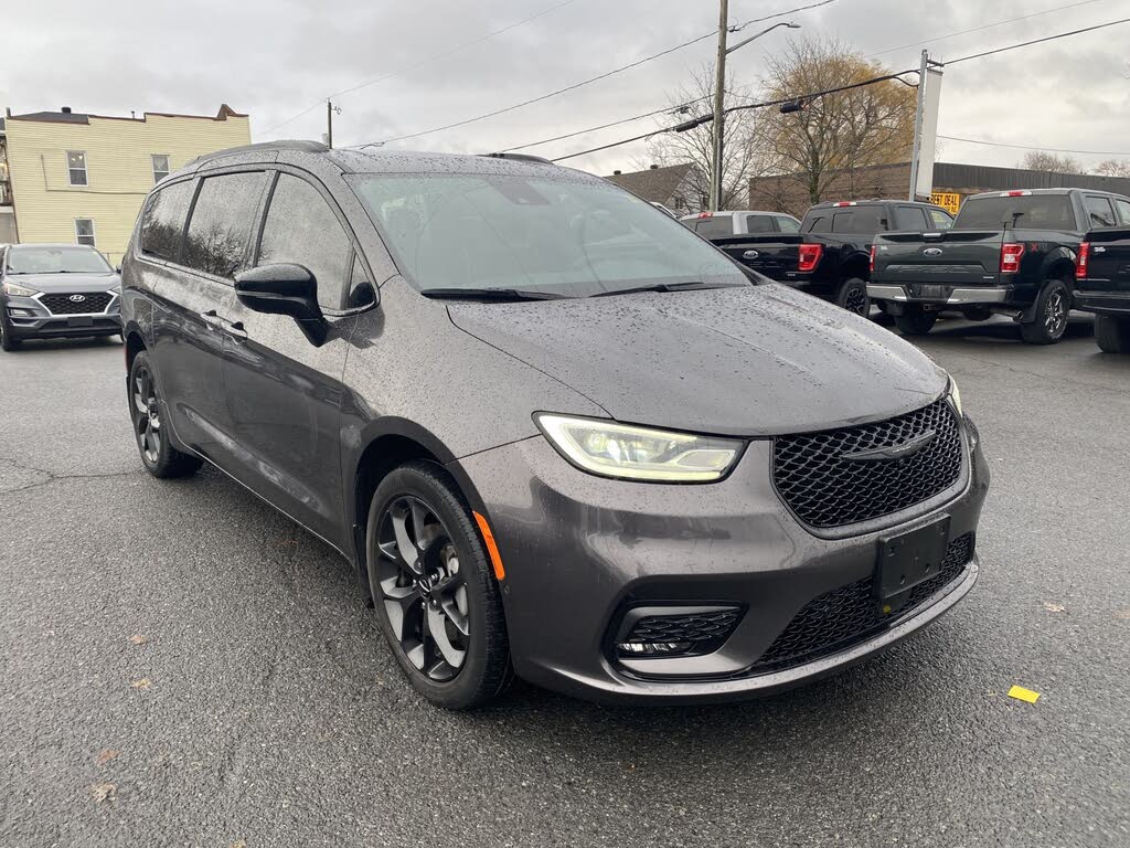2023 Chrysler Pacifica Limited AWD