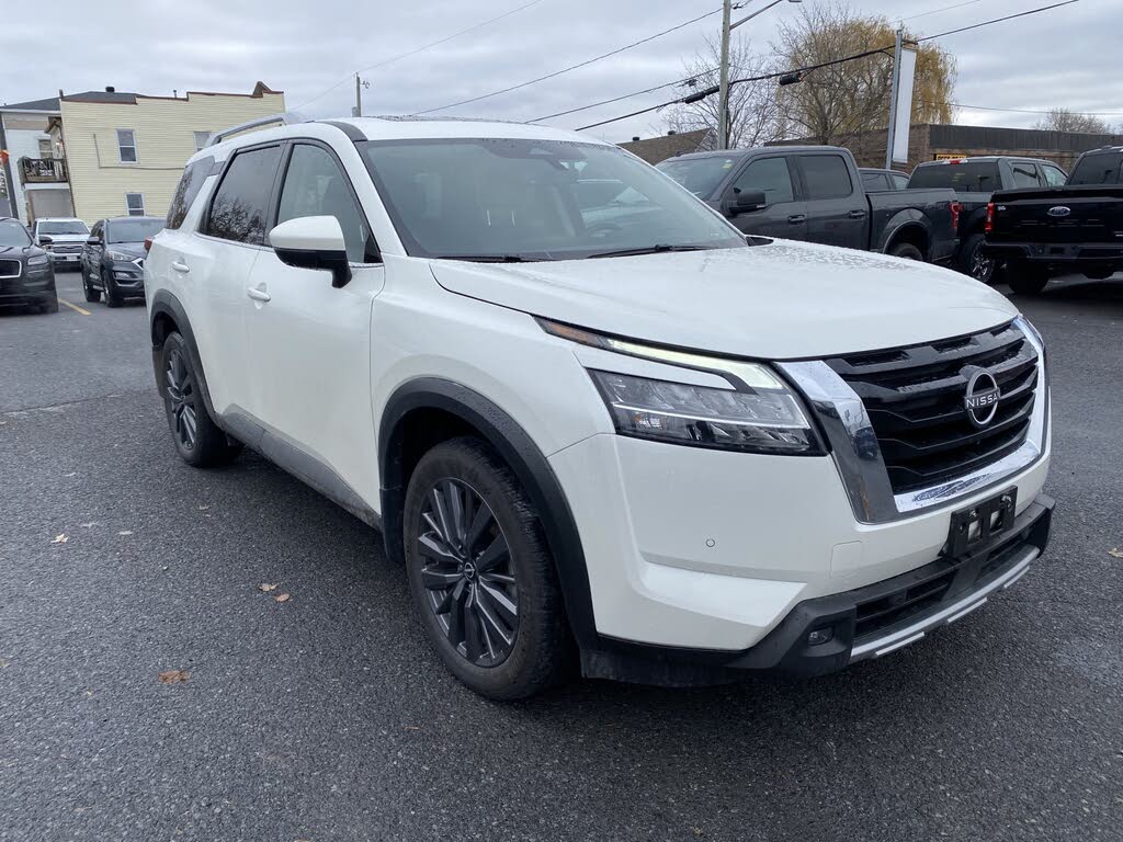 2023 Nissan Pathfinder SL 4WD