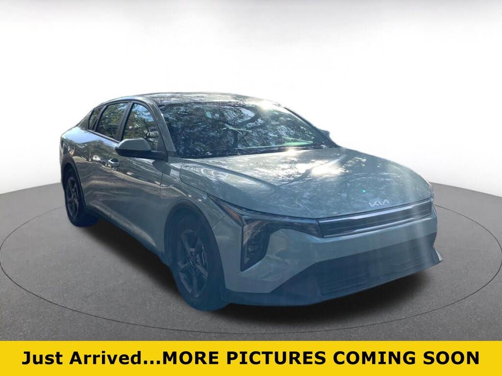 2025 Kia K4 LXS FWD