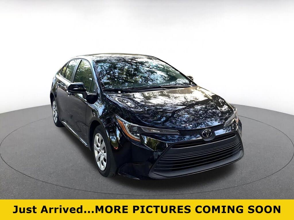 2025 Toyota Corolla LE FWD