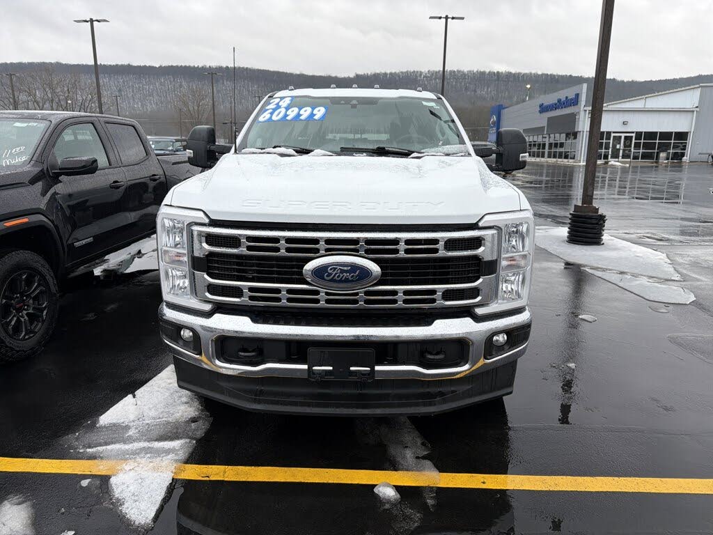 2024 Ford F-350 Super Duty XLT Crew Cab LB DRW 4WD