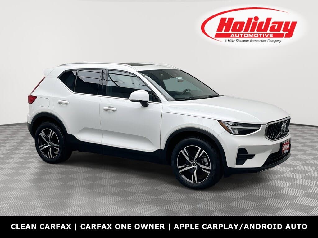 2025 Volvo XC40 B5 Core Bright Theme AWD