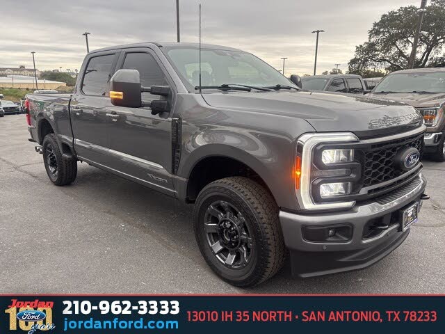 2023 Ford F-350 Super Duty Lariat Crew Cab 4WD