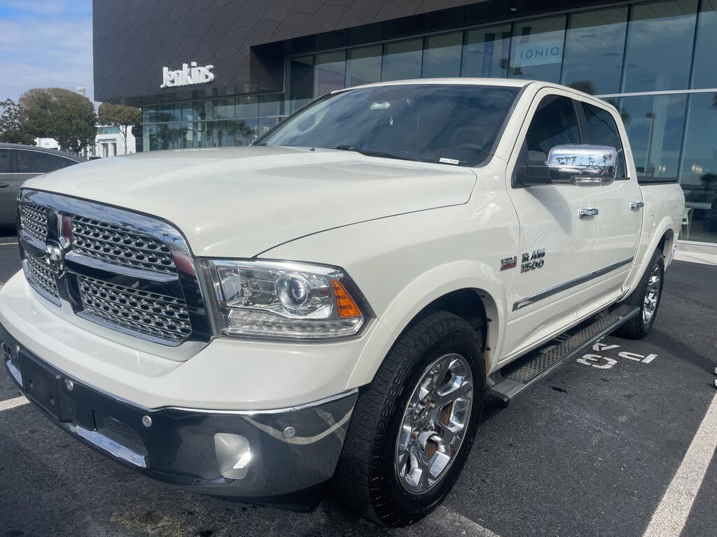 2017 RAM 1500 Laramie Crew Cab 4WD