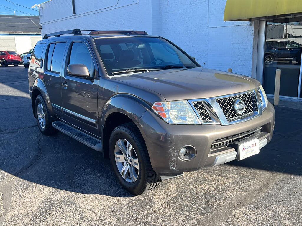 2008 Nissan Pathfinder LE