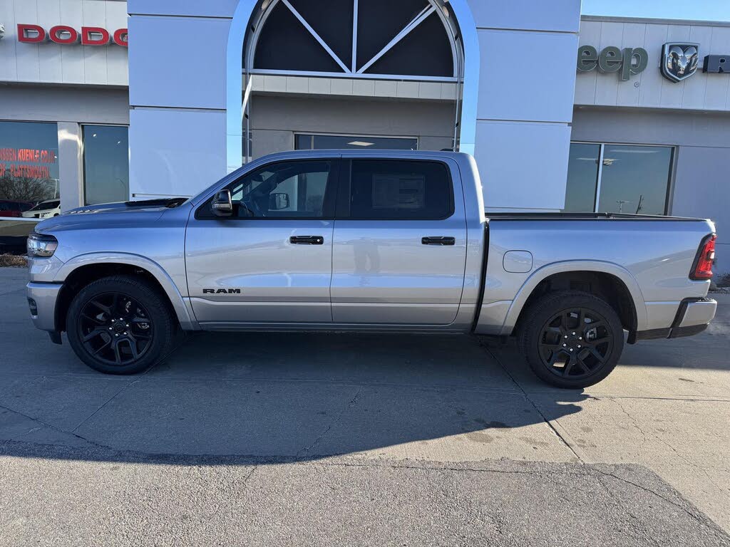 2025 RAM 1500 Laramie Crew Cab 4WD