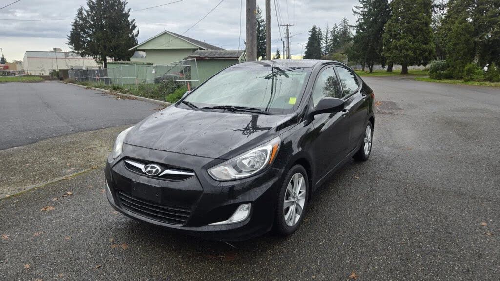 2013 Hyundai Accent GLS Sedan FWD