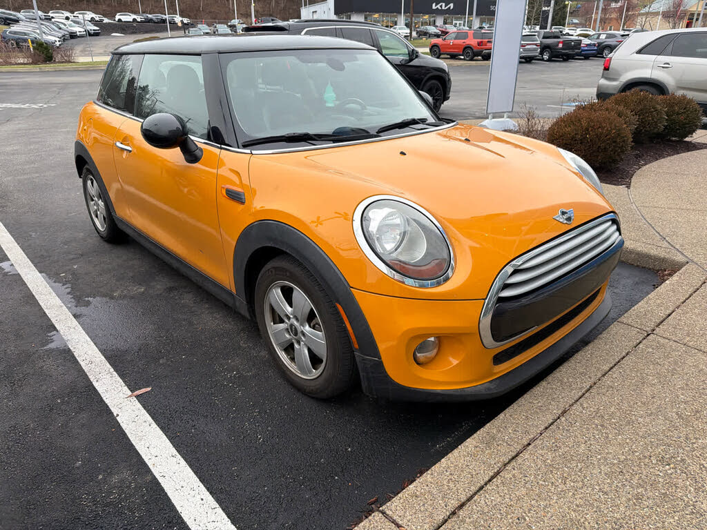 2015 MINI Cooper 2-Door Hatchback FWD