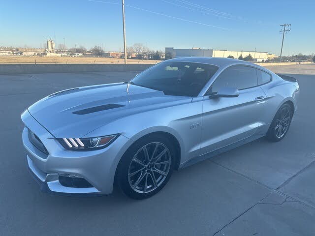 2016 Ford Mustang GT Premium Coupe RWD