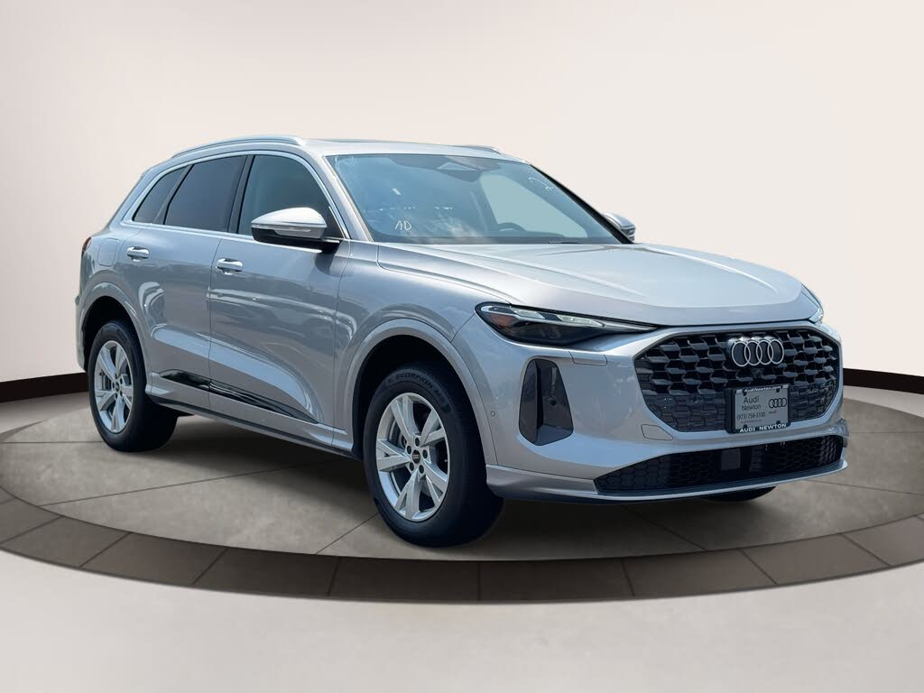 2025 Audi Q5 quattro Premium 40 TFSI