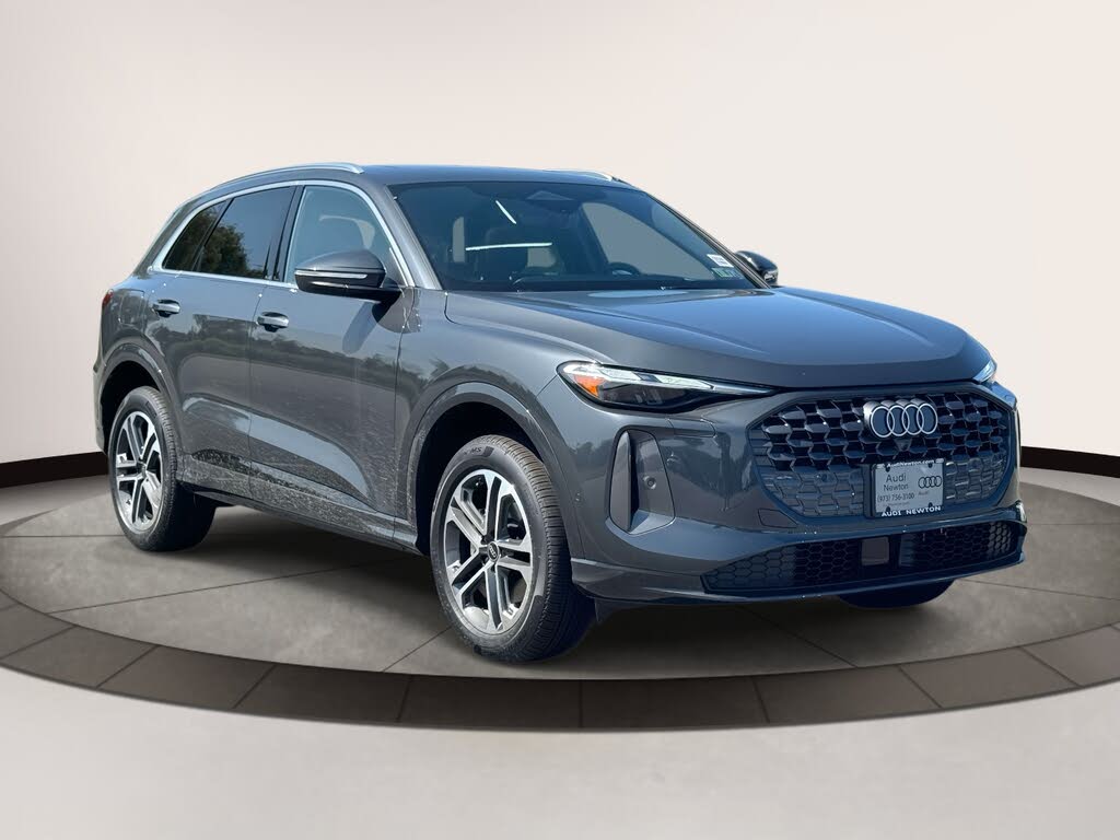 2025 Audi Q5 quattro Premium 40 TFSI