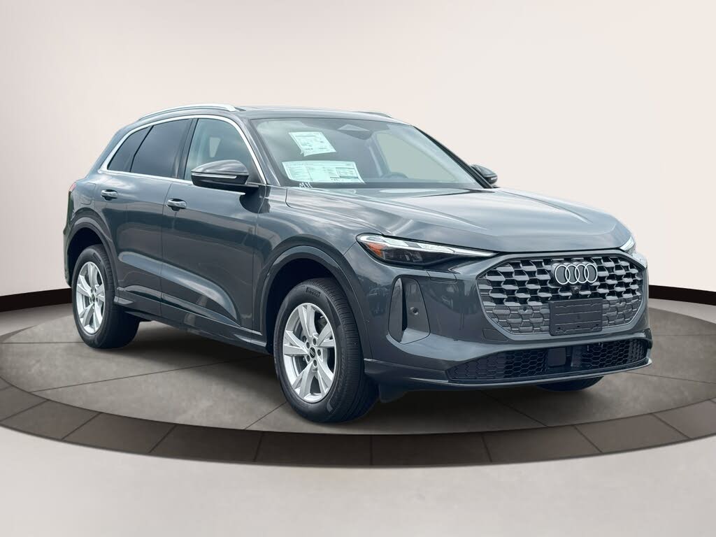 2025 Audi Q5 quattro Premium 40 TFSI