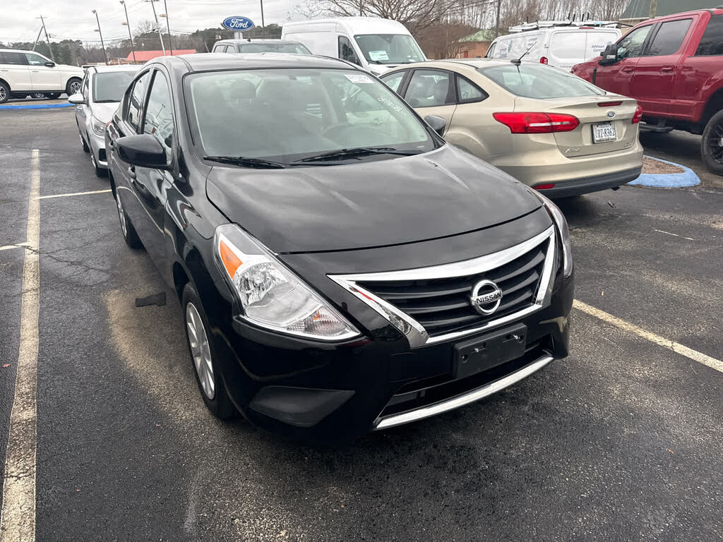 2019 Nissan Versa S FWD