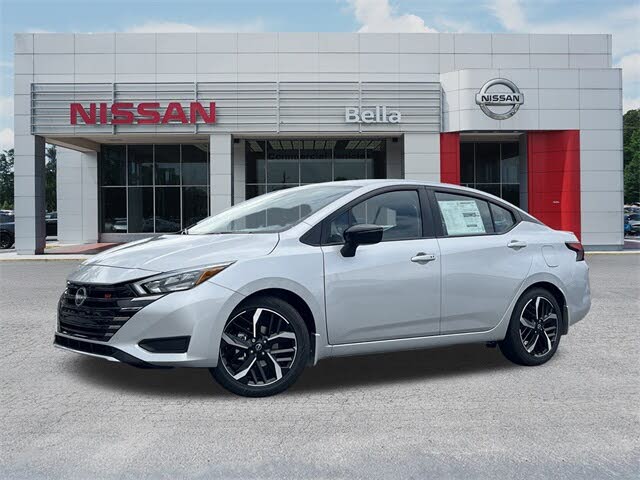 2025 Nissan Versa SR FWD
