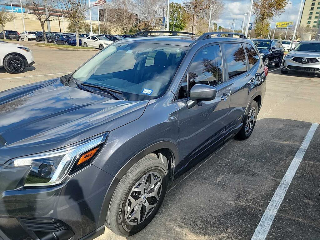 2023 Subaru Forester Premium Crossover AWD