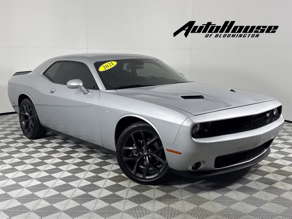 2021 Dodge Challenger SXT RWD