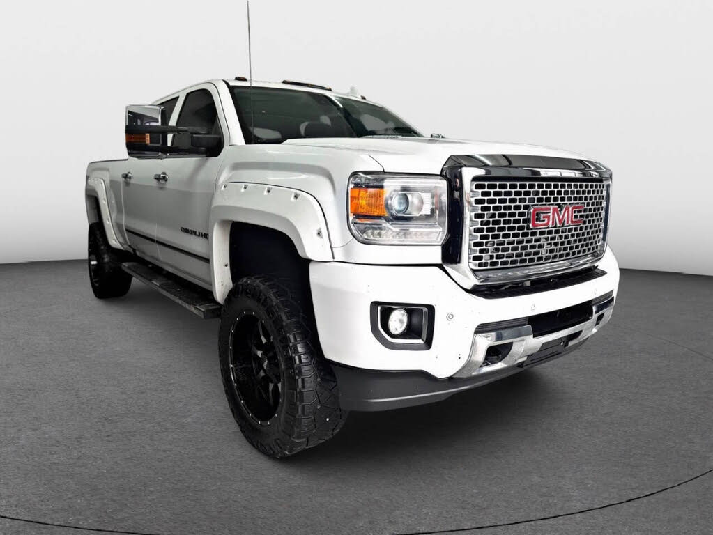 2016 GMC Sierra 2500HD Denali Crew Cab SB 4WD