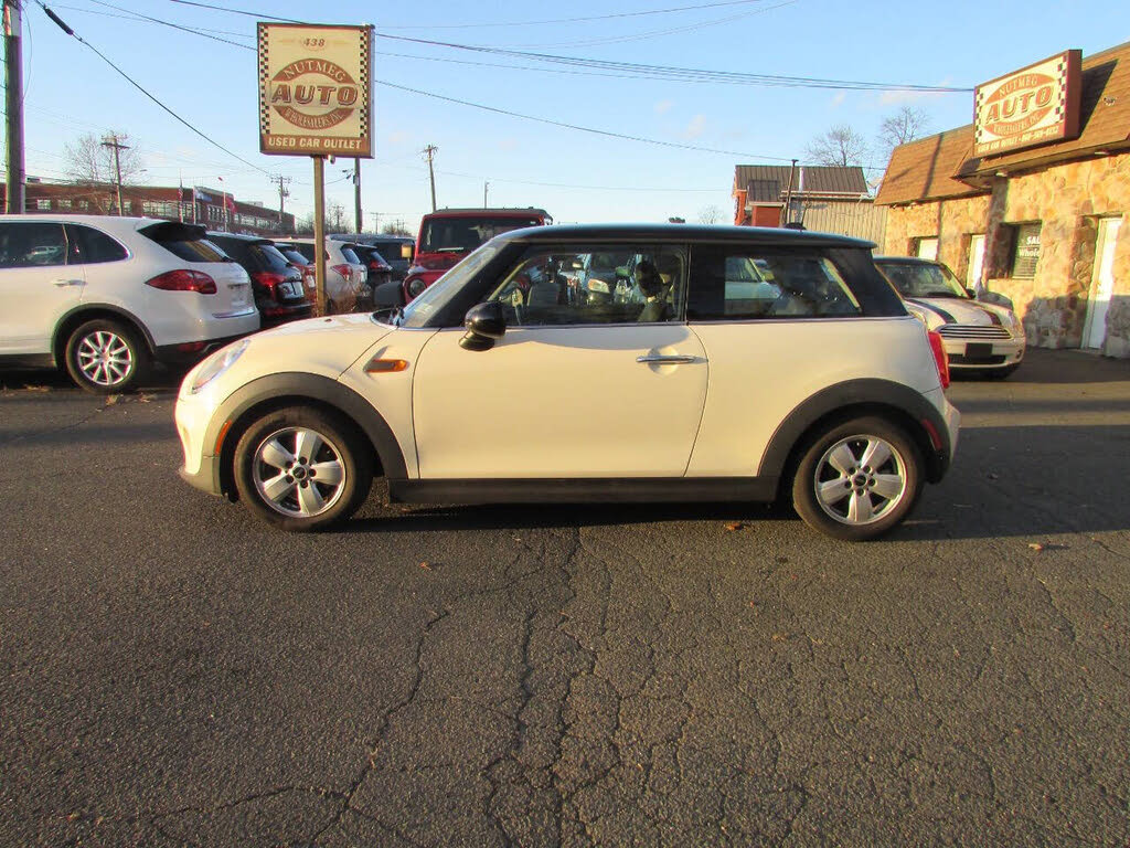 2017 MINI Cooper 2-Door Hatchback FWD