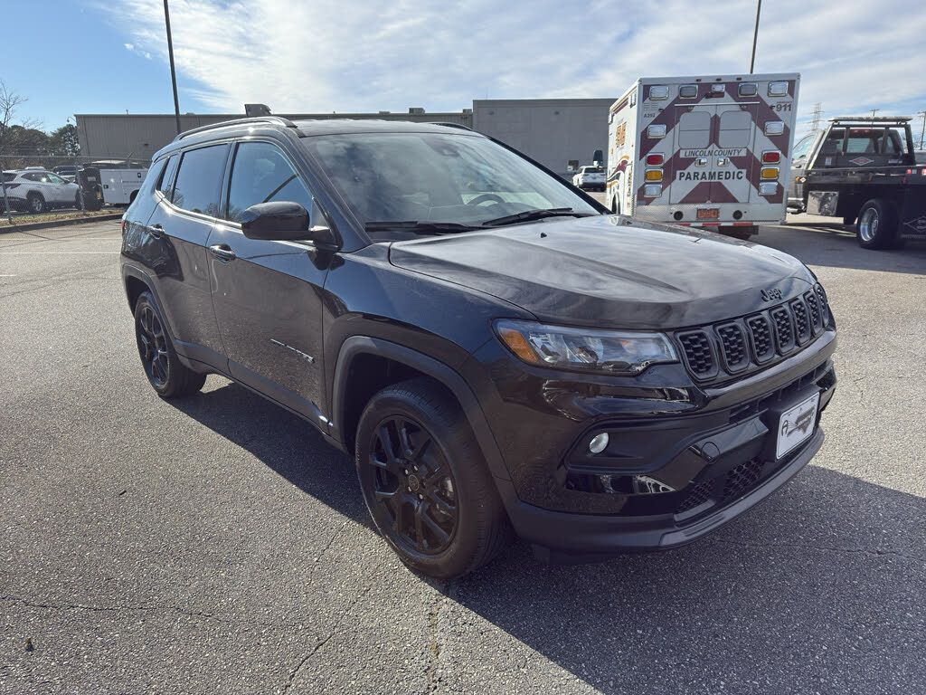 2026 Jeep Compass Latitude Altitude 4WD