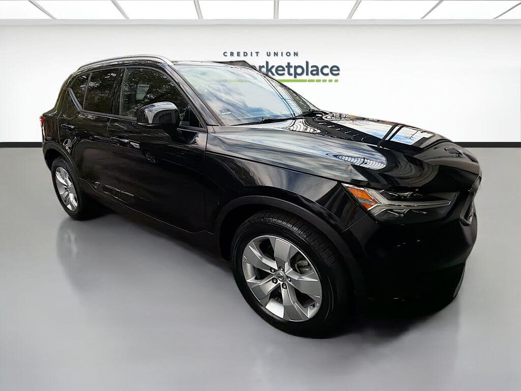 2020 Volvo XC40 T5 Momentum AWD