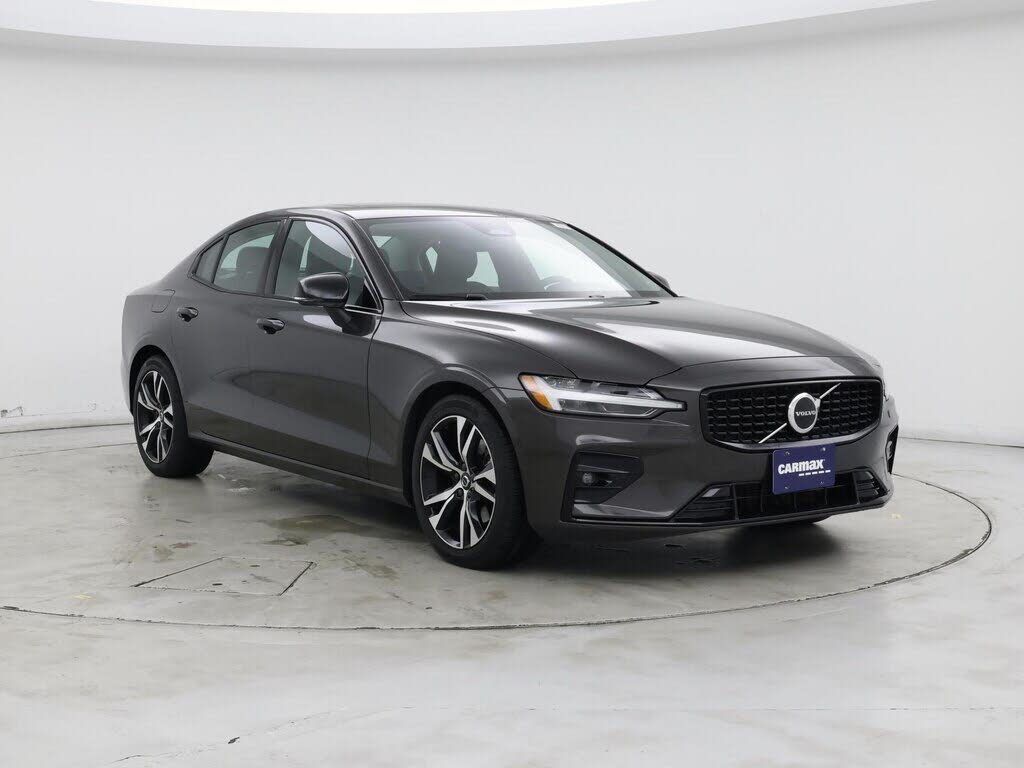 2024 Volvo S60 B5 Core Dark Theme FWD