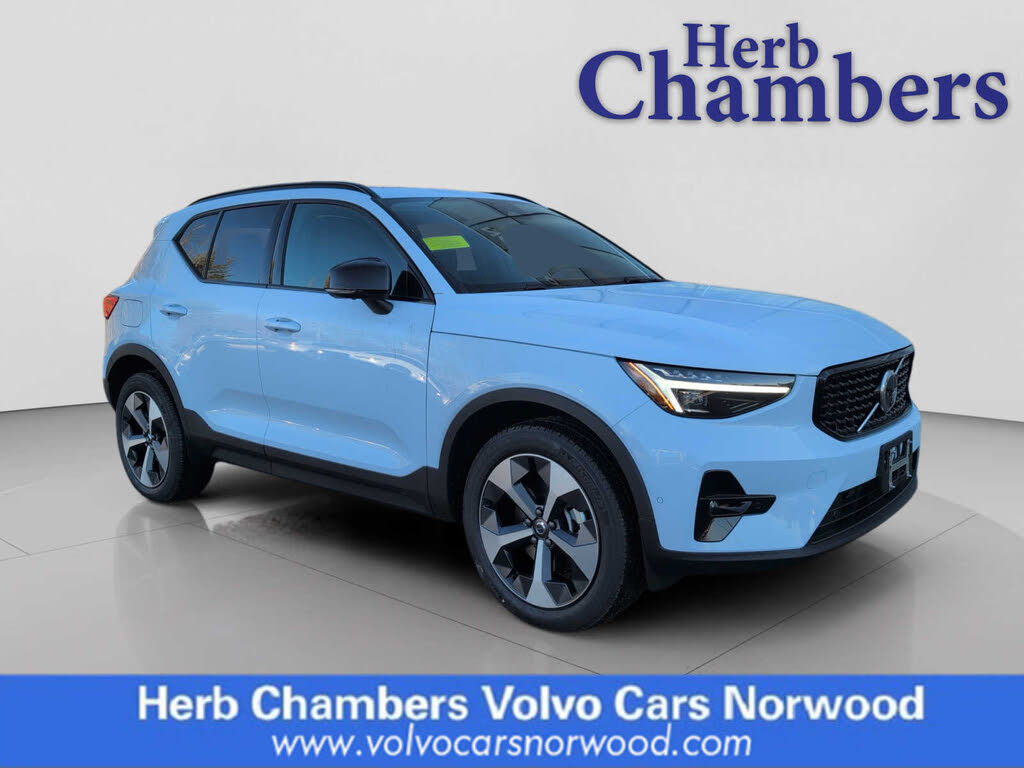 2026 Volvo XC40 B5 Plus AWD