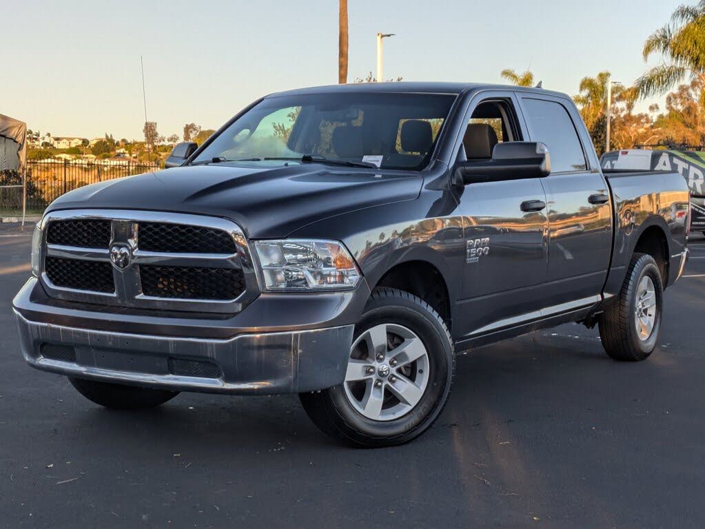 2023 RAM 1500 Classic SLT Crew Cab 4WD