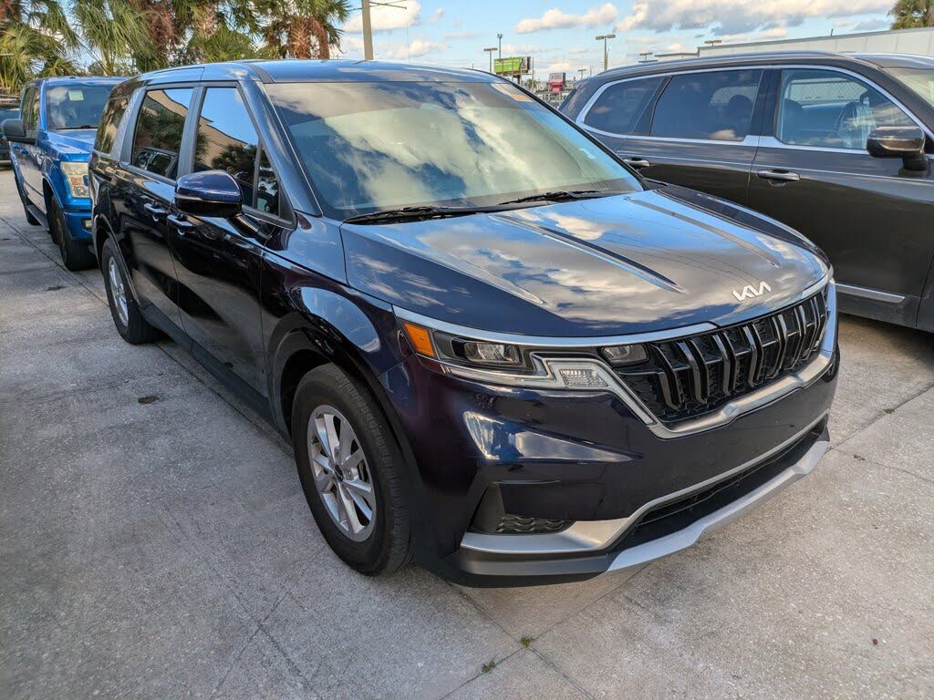 2024 Kia Carnival LX FWD
