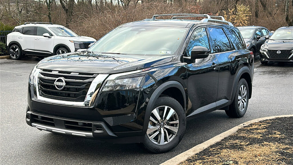 2025 Nissan Pathfinder SL 4WD