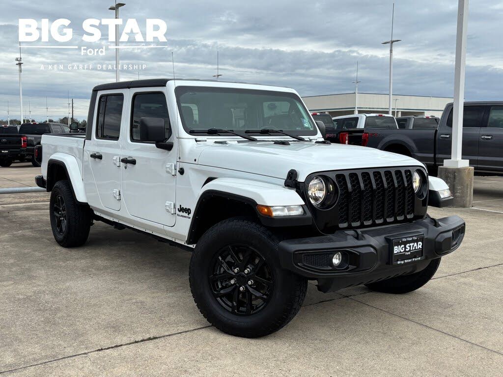 2022 Jeep Gladiator Altitude Crew Cab 4WD