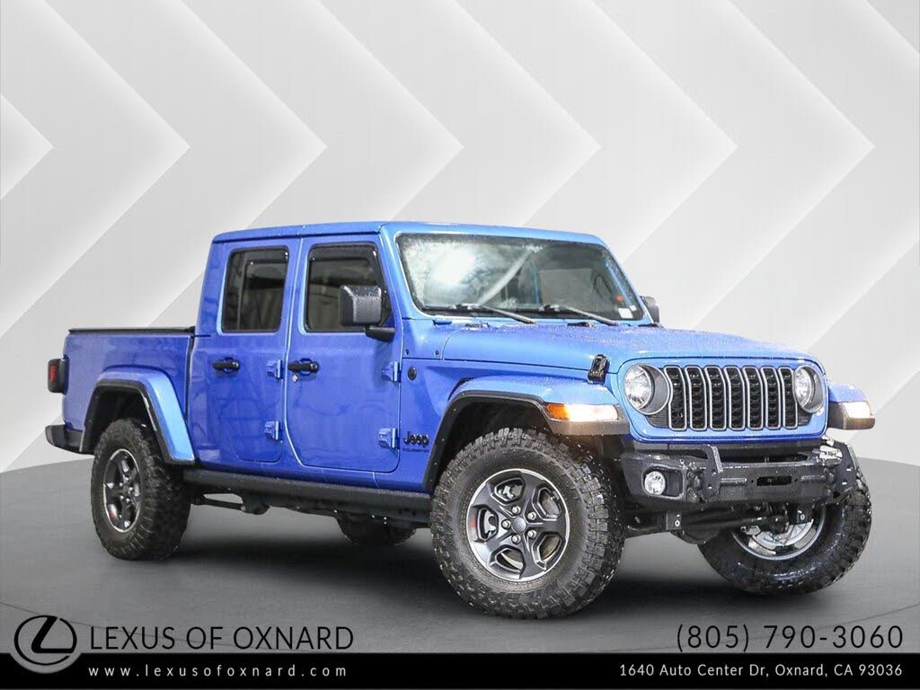 2025 Jeep Gladiator NightHawk Crew Cab 4WD