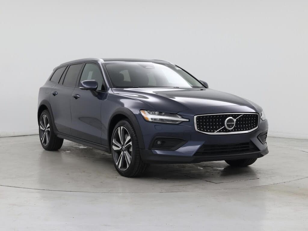 2025 Volvo V60 Cross Country B5 Plus AWD