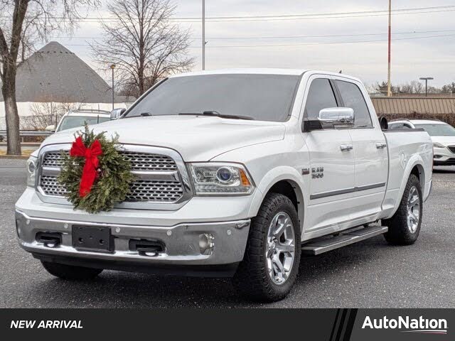 2017 RAM 1500 Laramie Crew Cab 4WD
