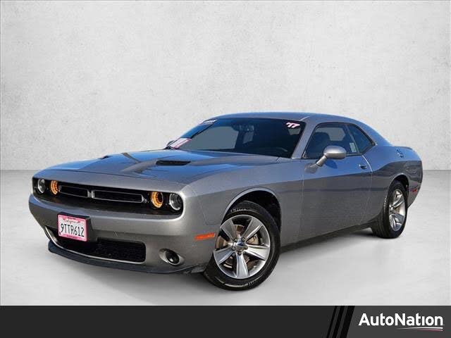 2017 Dodge Challenger SXT RWD