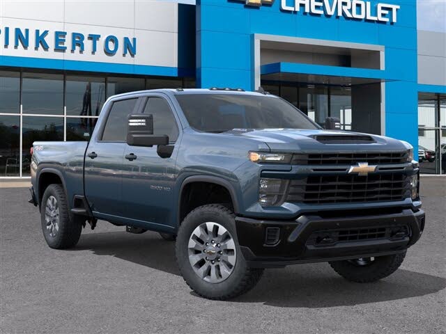 2026 Chevrolet Silverado 2500HD Custom Crew Cab 4WD