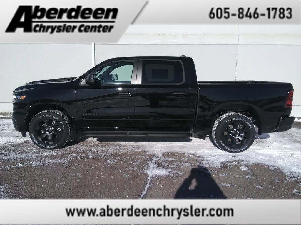 2026 RAM 1500 Express Crew Cab 4WD