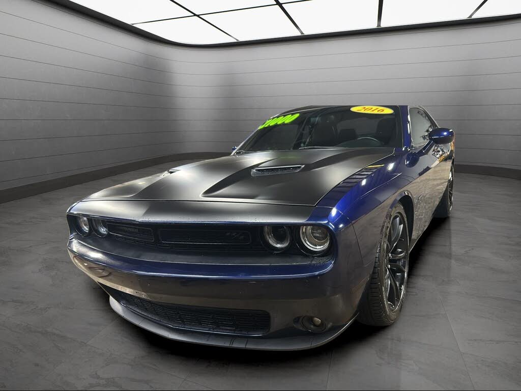 2016 Dodge Challenger R/T Plus RWD
