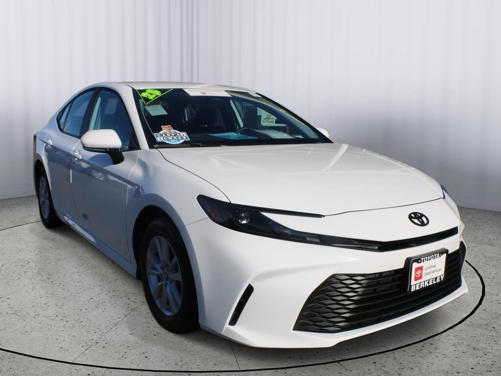 2025 Toyota Camry LE FWD