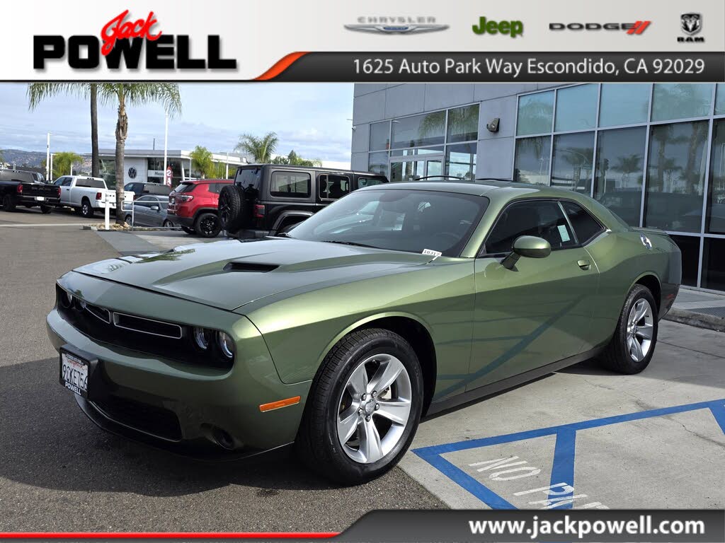 2022 Dodge Challenger SXT RWD