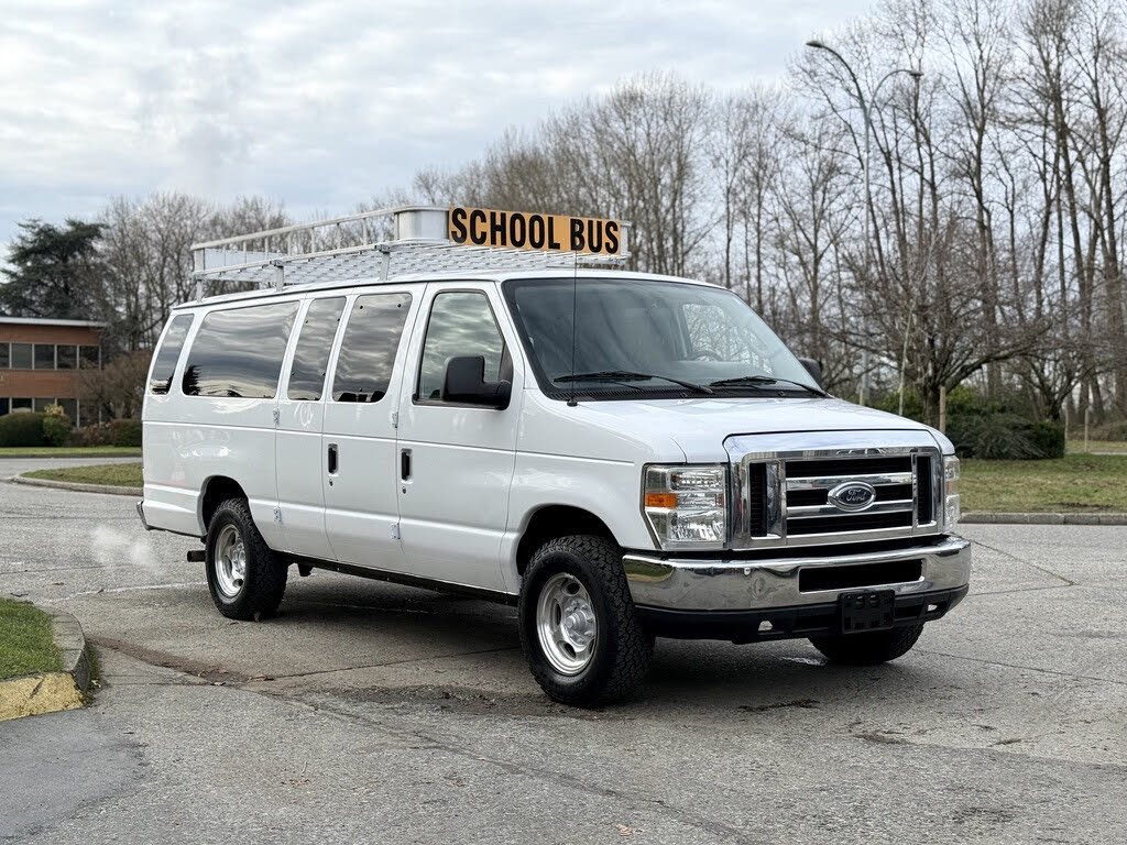 Ford E-Series E-350 XLT Super Duty Extended Passenger Van 2010