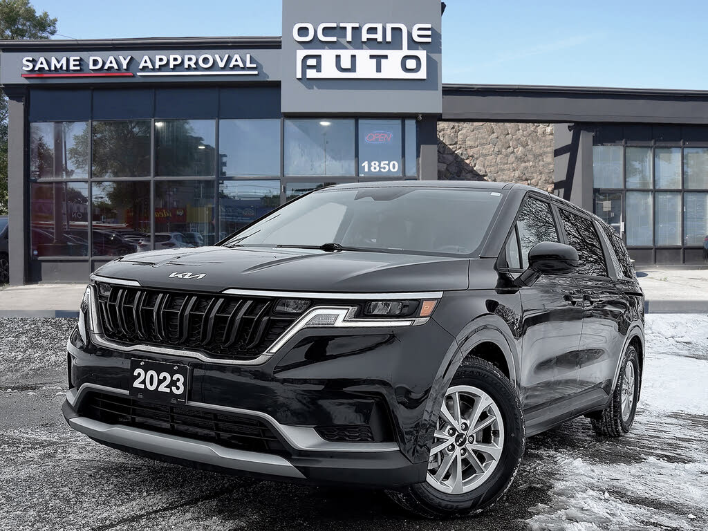 2023 Kia Carnival LX FWD