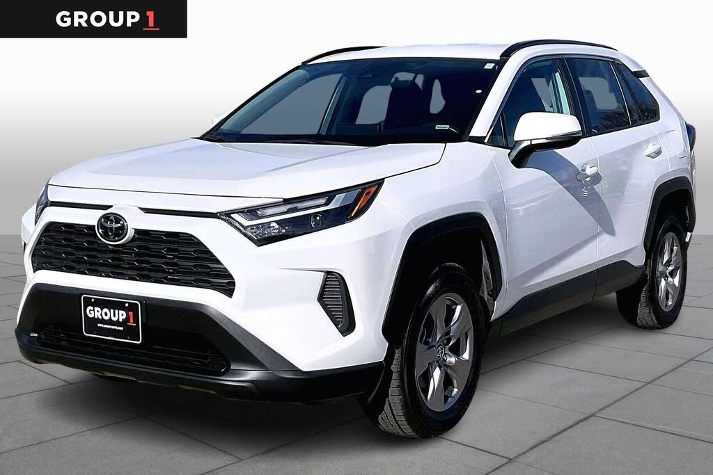 2024 Toyota RAV4 XLE FWD