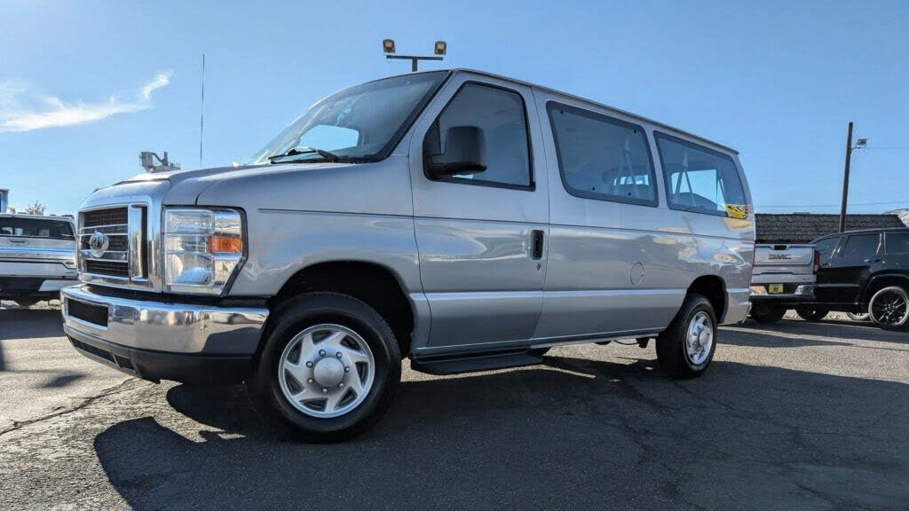 2014 Ford E-Series E-350 XL Super Duty Passenger Van