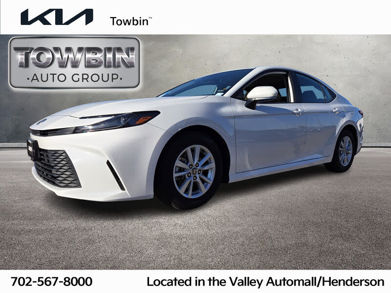 2025 Toyota Camry SE FWD