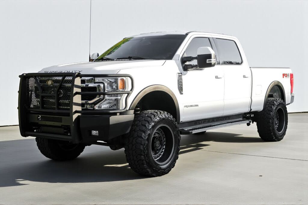 2022 Ford F-250 Super Duty Lariat Crew Cab 4WD