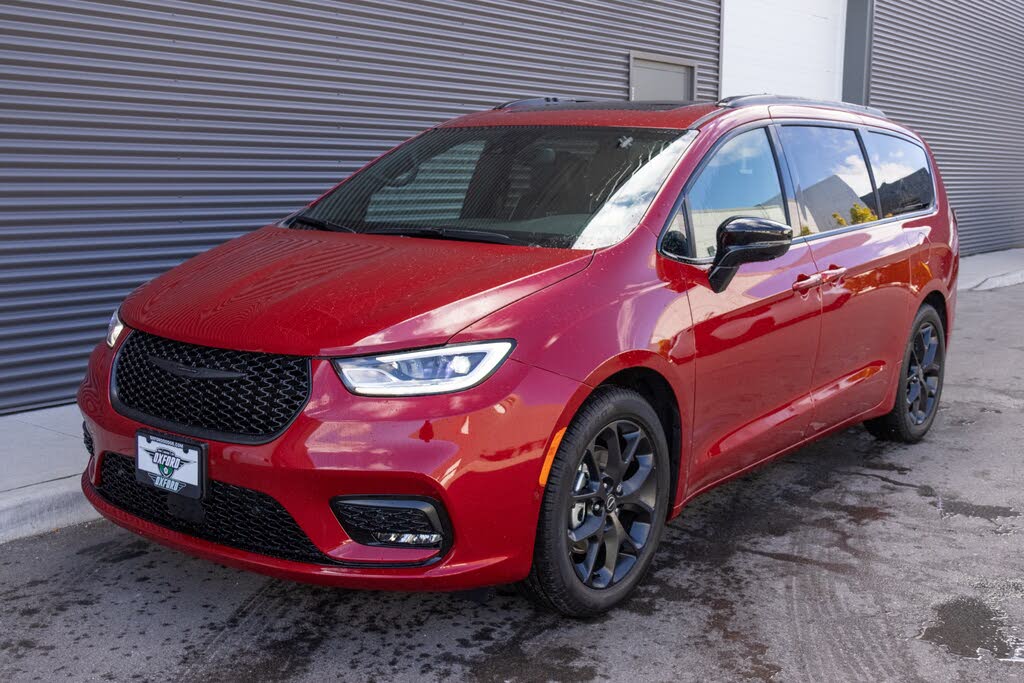 2026 Chrysler Pacifica Limited FWD