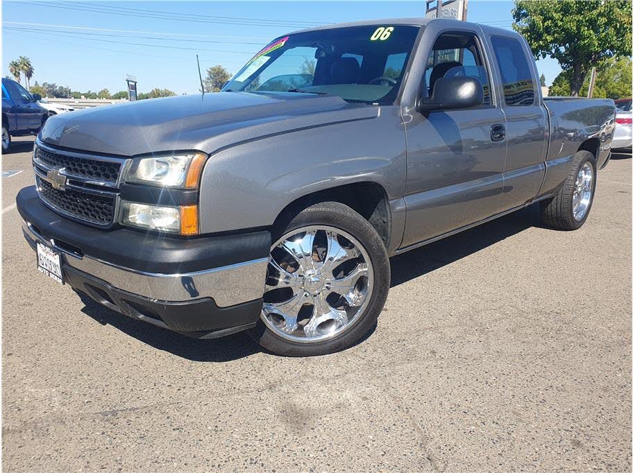 2006 Chevrolet Silverado 1500 LS Extended Cab RWD