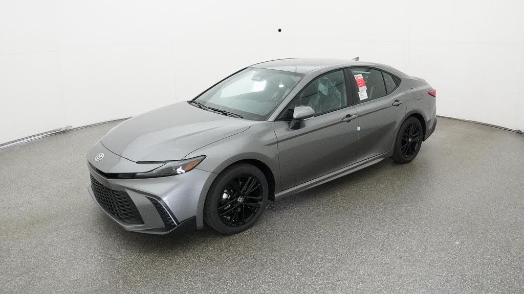 2026 Toyota Camry SE FWD